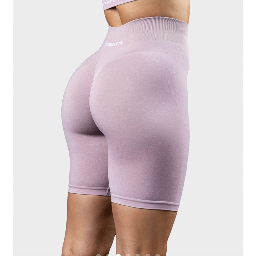 ALPHALETE BIKER SHORT VIOLA
